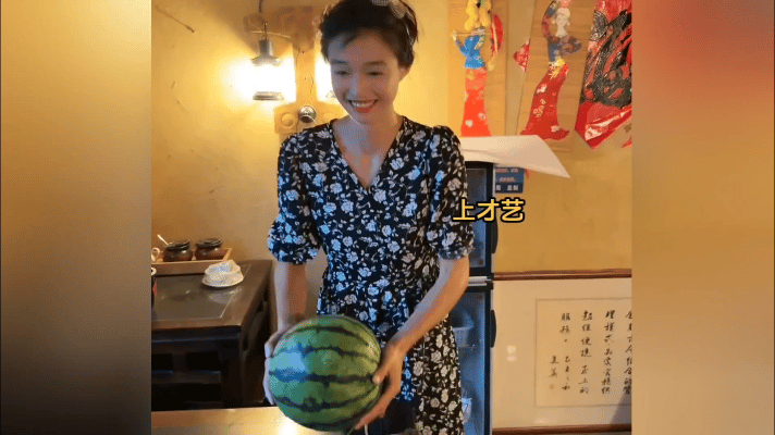 輕松一刻：這年頭，身材不好都不配買衣服了