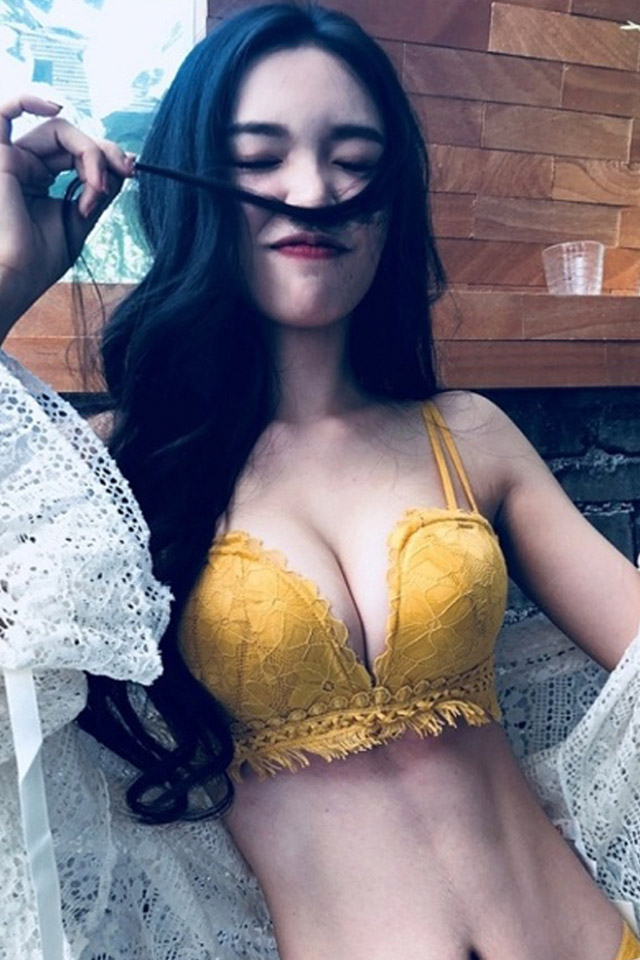 极品人妻老师的娇喘呻吟