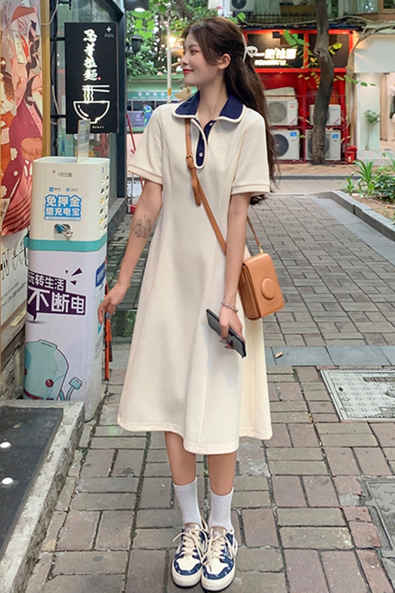 纳西妲坐旅行者的胡萝卜