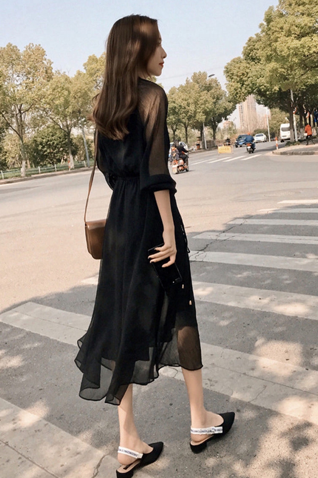 美女脱了内衣露出奶头无遮挡真的