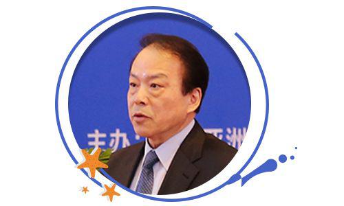 我把大胸御姐按在沙发上爆操