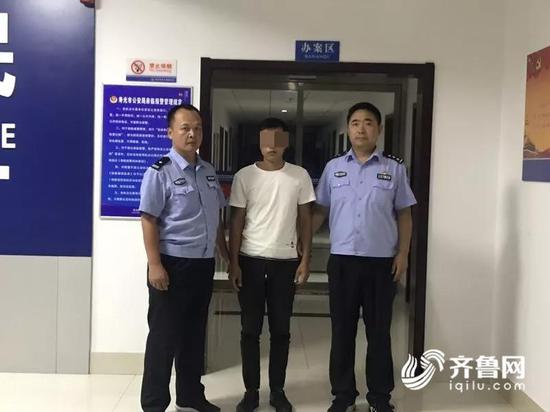 在床上拔萝卜又疼又叫视频