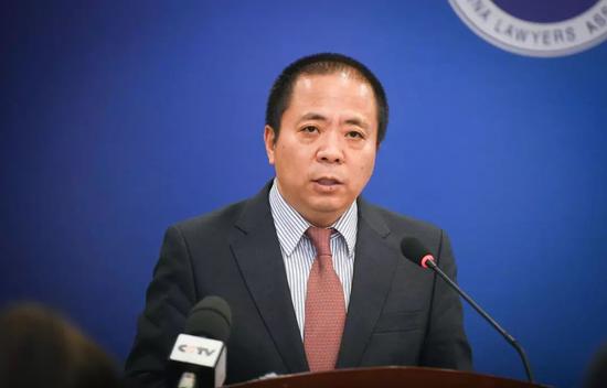 在寝室一个人想要了怎么办